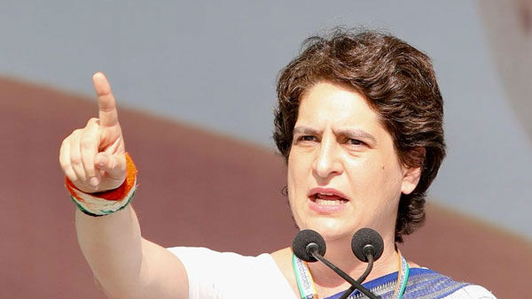 ప్రియాంక, అఖిలేష్ ఫైర్