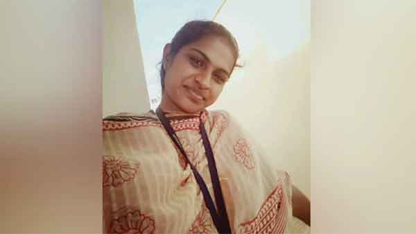 కాలేజ్ అమ్మాయి కాలేజ్ అమ్మాయి