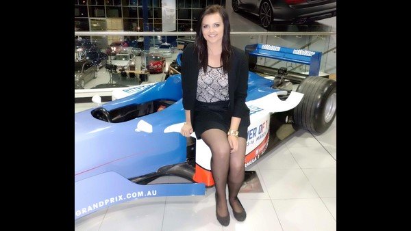 కార్ రేసర్ గా సంపాదన చాలా తక్కువ.. అదే అలాంటి సంపాదన అయితే మైండ్ బ్లాంకే..