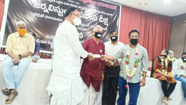 జర్నలిస్టుల ప్రశ్నలు కేసీఆర్ కు చికాకు కలిగిస్తున్నాయి.. కేసీఆర్ లో అసహనం పెరిగిందన్న ఎంపీ.. 