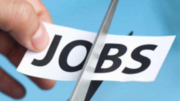 ఉపాధి కోల్పోయి.. ఆర్థిక సమస్యల్లో చిక్కుకుని..