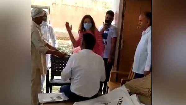 రైతులతోపాటు తనను దుర్భాషలాడారంటూ...