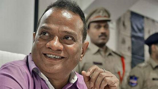 కేసీఆర్ సర్కారుపై విమర్శలు..