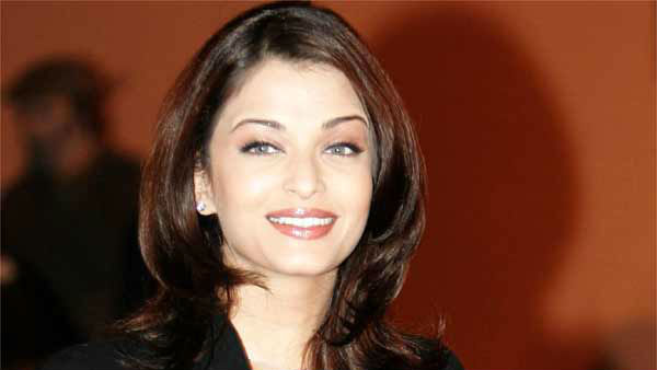 మామను పికప్ చేసుకోవడానికి వెళ్లింది.. కరోనా తెచ్చుకుందంటున్న ఐస్ మేనేజర్..