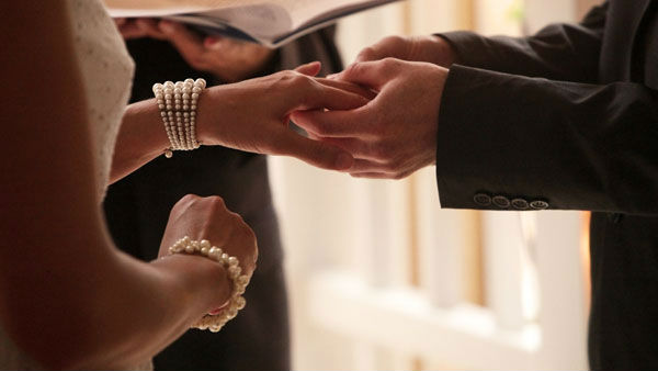 నేను దేవుడు, మీకు దేవదూత