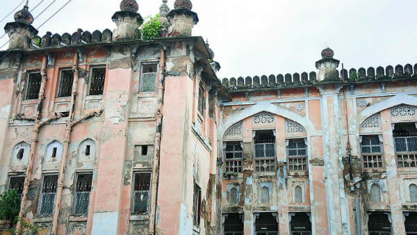 ప్రజల ప్రాణాలు పోతే బాధ్యత ఎవరిది?.. సుమోటోగా హైకోర్టు..