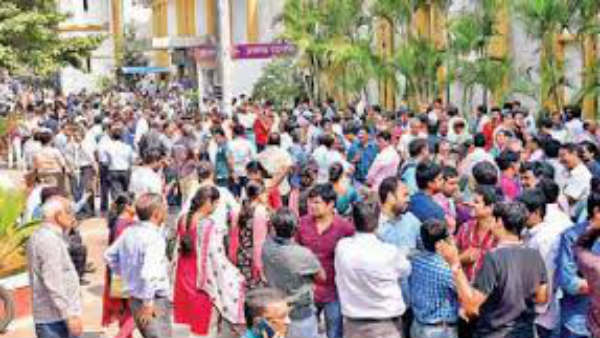 హైదరాబాద్ లో కరోనా భయంతో ఏపీ దారి పట్టిన సెటిలర్స్