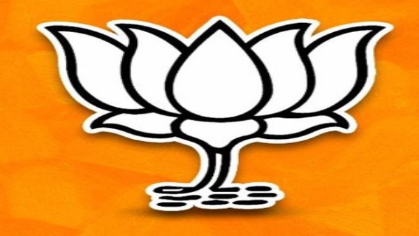  స్కాంతో.. బయటకు