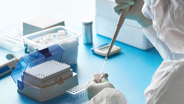 ప్రస్తుతం ఉన్న మెడిసిన్స్తోనే వైరస్కు చెక్ ప్రస్తుతం ఉన్న మెడిసిన్స్తోనే వైరస్కు చెక్