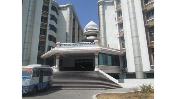 విష్ణు నివాసాన్ని కోవిడ్ సెంటర్గా విష్ణు నివాసాన్ని కోవిడ్ సెంటర్గా