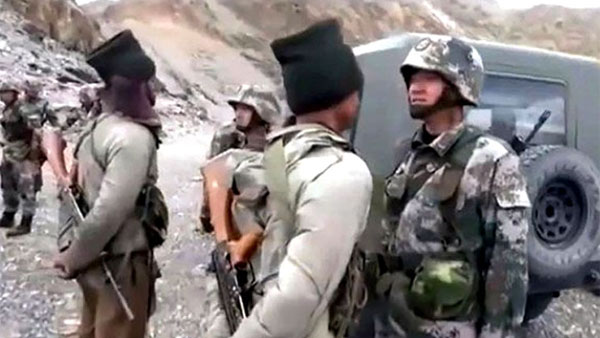 ఫింగర్ 2కి వెళ్లిపోండంటూ..