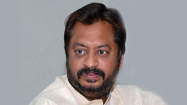 పోలీస్ స్టేషన్లోనే శిరోముండనమా? పోలీస్ స్టేషన్లోనే శిరోముండనమా?