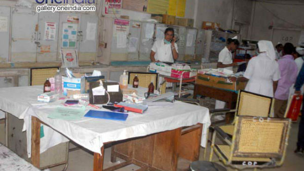 మాస్కులు, పీపీఈ కిట్ల పంపిణీలో.. మాస్కులు, పీపీఈ కిట్ల పంపిణీలో..