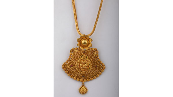 Grab the exciting offers on gold at Kalyan Jewellers..!