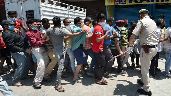 కువైట్ జనాభాలో విదేశీయులే అధికం..