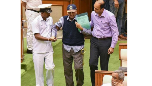 రక్షణమంత్రిగా శతృదుర్భేద్యంగా.. రక్షణమంత్రిగా శతృదుర్భేద్యంగా..