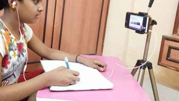 ఆన్‌లైన్ క్లాసుల విషయంలో సర్కారు ఏం చేస్తోంది?