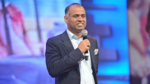 పోలీసులపైకి కుక్కలు వదలడంతో..