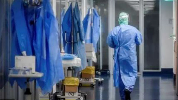  స్థానికులు వారిస్తున్నప్పటికీ...