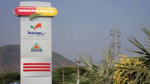  30 కి.మీ దూరంలో గల సిటీకి