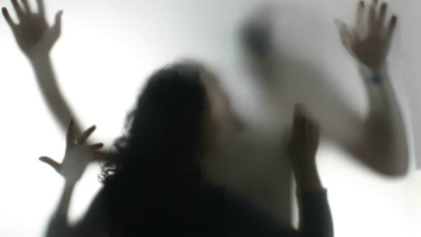ఎండీ కామాంధుడు ఎండీ కామాంధుడు