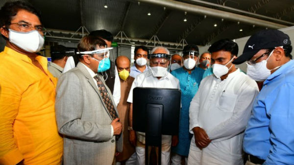 వైద్య సిబ్బంది సేఫ్ గా ఉండాలని ! వైద్య సిబ్బంది సేఫ్ గా ఉండాలని !