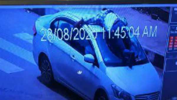 liquor mafia: car crash the police, he escaped liquor mafia: car crash the police, he escaped