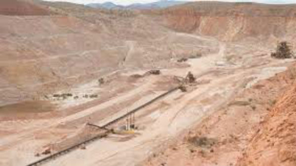 చిన్న లీజుదారుల పాలిట శాపం..