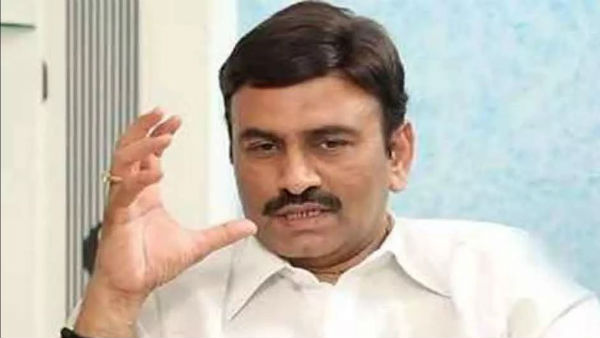 వేట కుక్కలై వెంటాడుతారు.. వేట కుక్కలై వెంటాడుతారు..