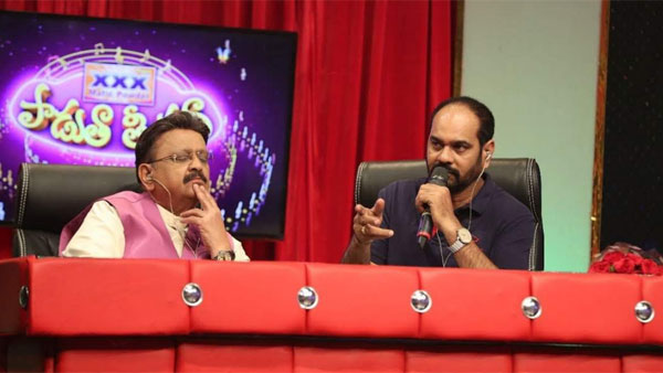 పాడుతా తీయగా వేదిక పంచుకున్నాను..