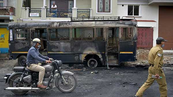 కర్ణాటకలో జరిగిన హింసకు సోషల్ మీడియా పోస్ట్ కారణం