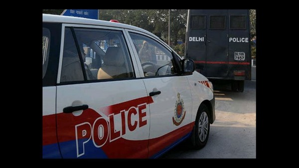 నమ్మకమైన ఉద్యోగిగా గుర్తింపు