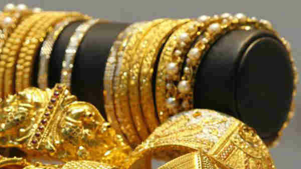 అమెరికా, చైనా ట్రేడ్ వార్ వల్ల తగ్గిన డాలర్ విలువ..