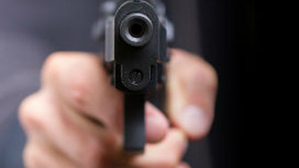 ణా పొలం పక్క నుండే కాలువ తవ్వుతారా .. మాజీ మంత్రి వీరంగం 