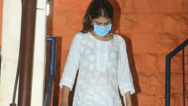 మహేష్‌భట్‌‌తో చాటింగ్ అంశంపై...