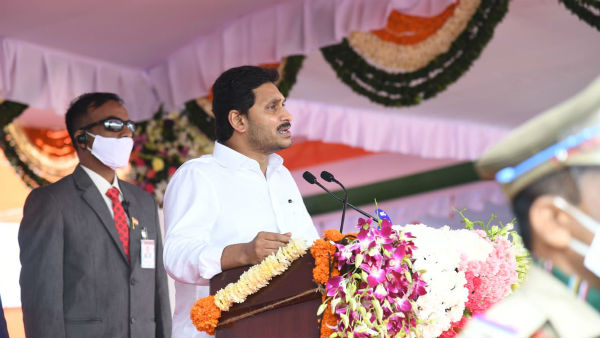 ఇంగ్లీష్ మీడియం వ్యతిరేక వాదనల్లో అంటరానితనం..