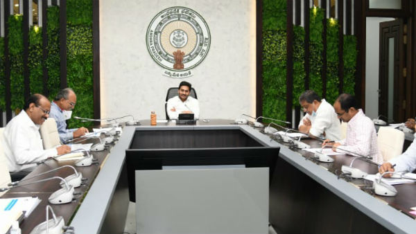 స్వదేశీ తయారీని ప్రోత్సహించటానికి కేంద్రం నిర్ణయం ..3 బల్క్ డ్రగ్ మరియు 4 మెడికల్ డివైస్ పార్కులు స్వదేశీ తయారీని ప్రోత్సహించటానికి కేంద్రం నిర్ణయం ..3 బల్క్ డ్రగ్ మరియు 4 మెడికల్ డివైస్ పార్కులు