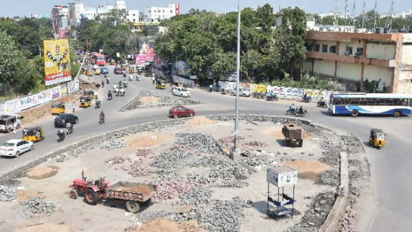 కబ్జాలకు అధికార పార్టీనే కారణం .. రాజకీయ నాయకుల ప్రోద్బలంతోనే కబ్జాలు కబ్జాలకు అధికార పార్టీనే కారణం .. రాజకీయ నాయకుల ప్రోద్బలంతోనే కబ్జాలు