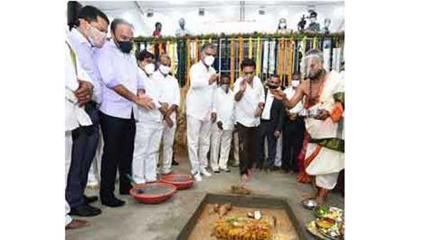 మెట్రో రైళ్లు కూడా తెలంగాణలోనే తయారు.. మెట్రో రైళ్లు కూడా తెలంగాణలోనే తయారు..