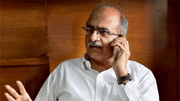 ప్రశాంత్ భూషణ్ అసలు ఏం చేశారంటే 