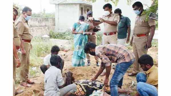  పాతిపెట్టి చేతులు దులుపుకున్నారు