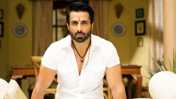 ఆవు తొక్కడంతో రైతు మృతి..