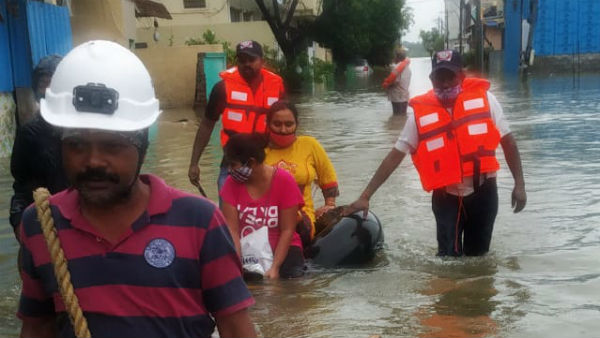 జలదిగ్బంధంలో ఓరుగల్లు ... రెండు ,మూడు మీటర్ల మేర వరదనీరు 