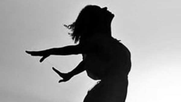 నున్నటి కుందేలు చిక్కింది నున్నటి కుందేలు చిక్కింది