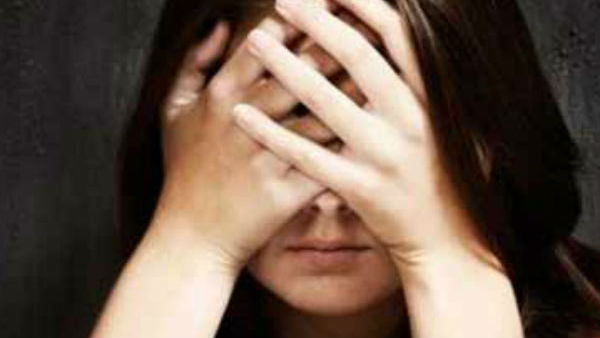 బస్ స్టాండ్ లో షికార్లు బస్ స్టాండ్ లో షికార్లు