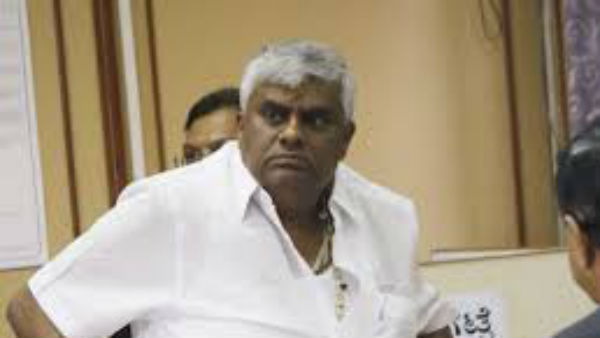 వీఐపీల జాబితా చాలా పెద్దది గురూ వీఐపీల జాబితా చాలా పెద్దది గురూ