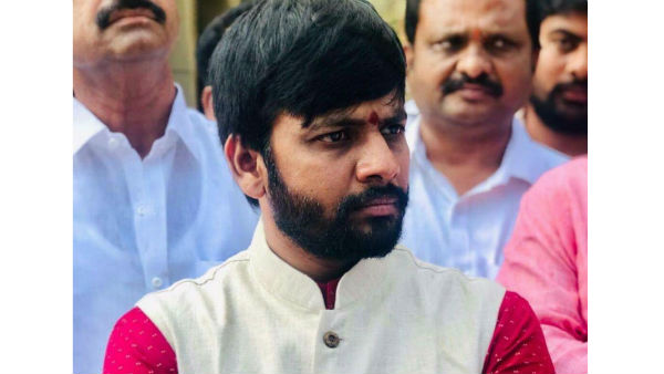 నూతన్కు దూరంగా వైసీపీ... నూతన్కు దూరంగా వైసీపీ...