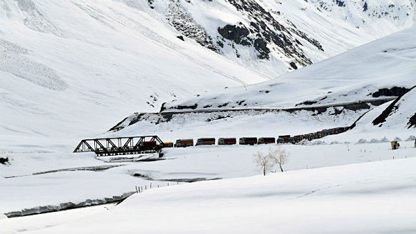 భయానక వాతావరణంలో..
