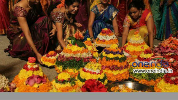 ప్రాంతాల వారిగా బొడ్డెమ్మ పండగ ప్రాంతాల వారిగా బొడ్డెమ్మ పండగ