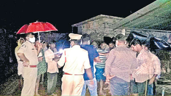 పుట్టువెంట్రుకల కోసం వెళ్లి.. తప్పిపోయి...